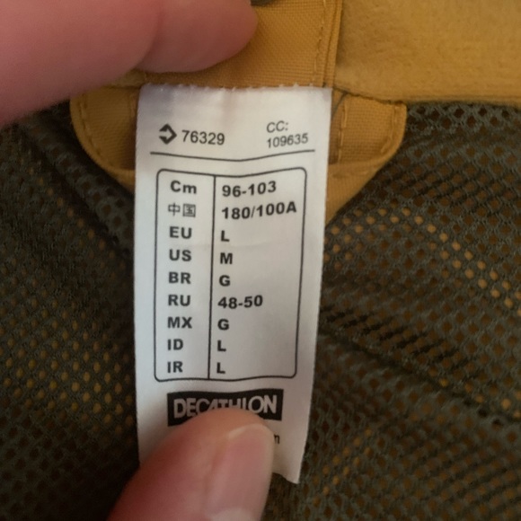 Decathlon Quechua 800, 4x1 Men's Winter Insulated Waterproof Backpacking Jacket - Picture 5 of 10